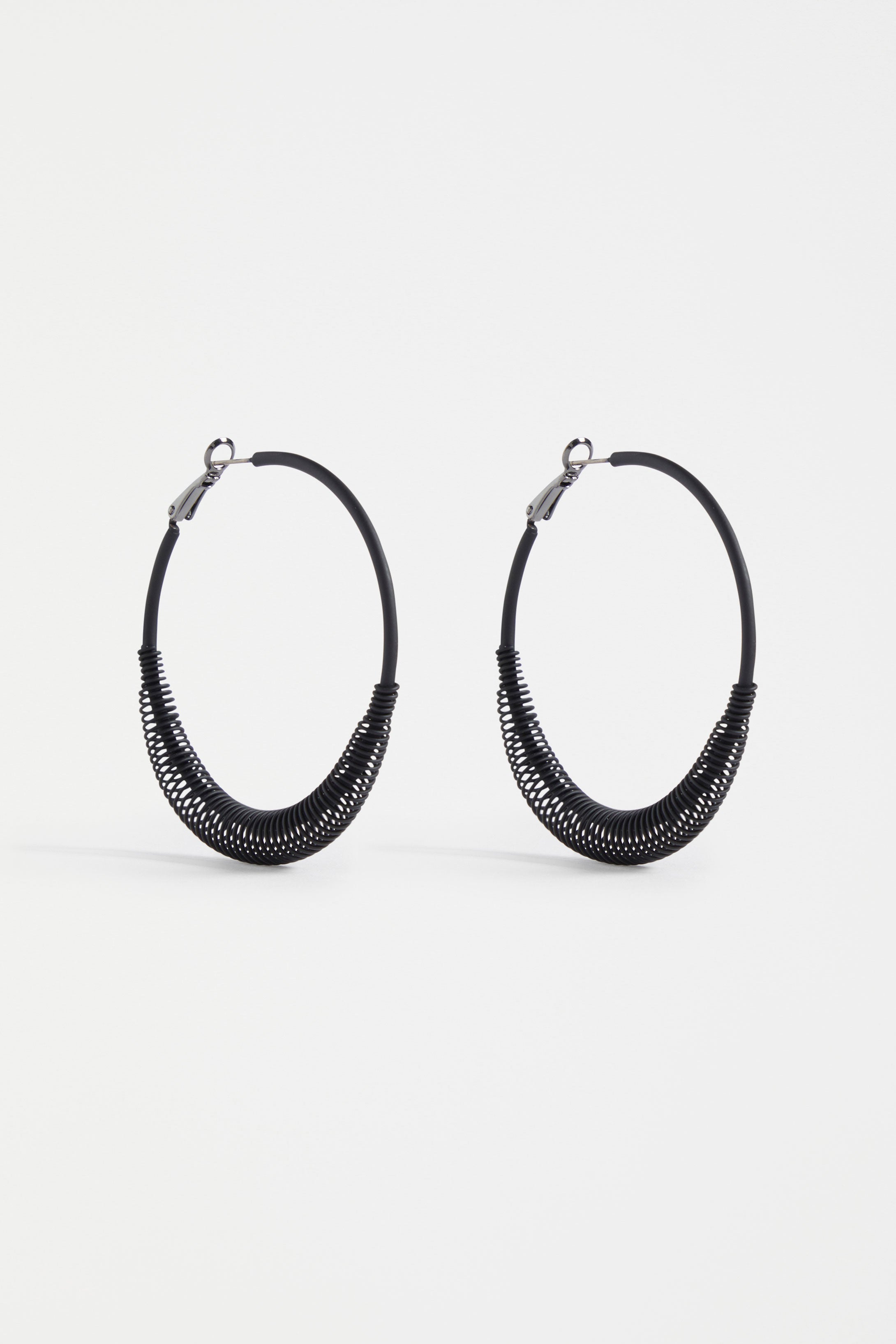 SOLF HOOP EARRING