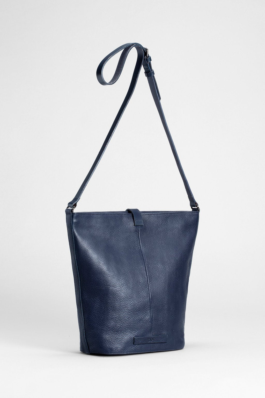 FAI BUCKET BAG